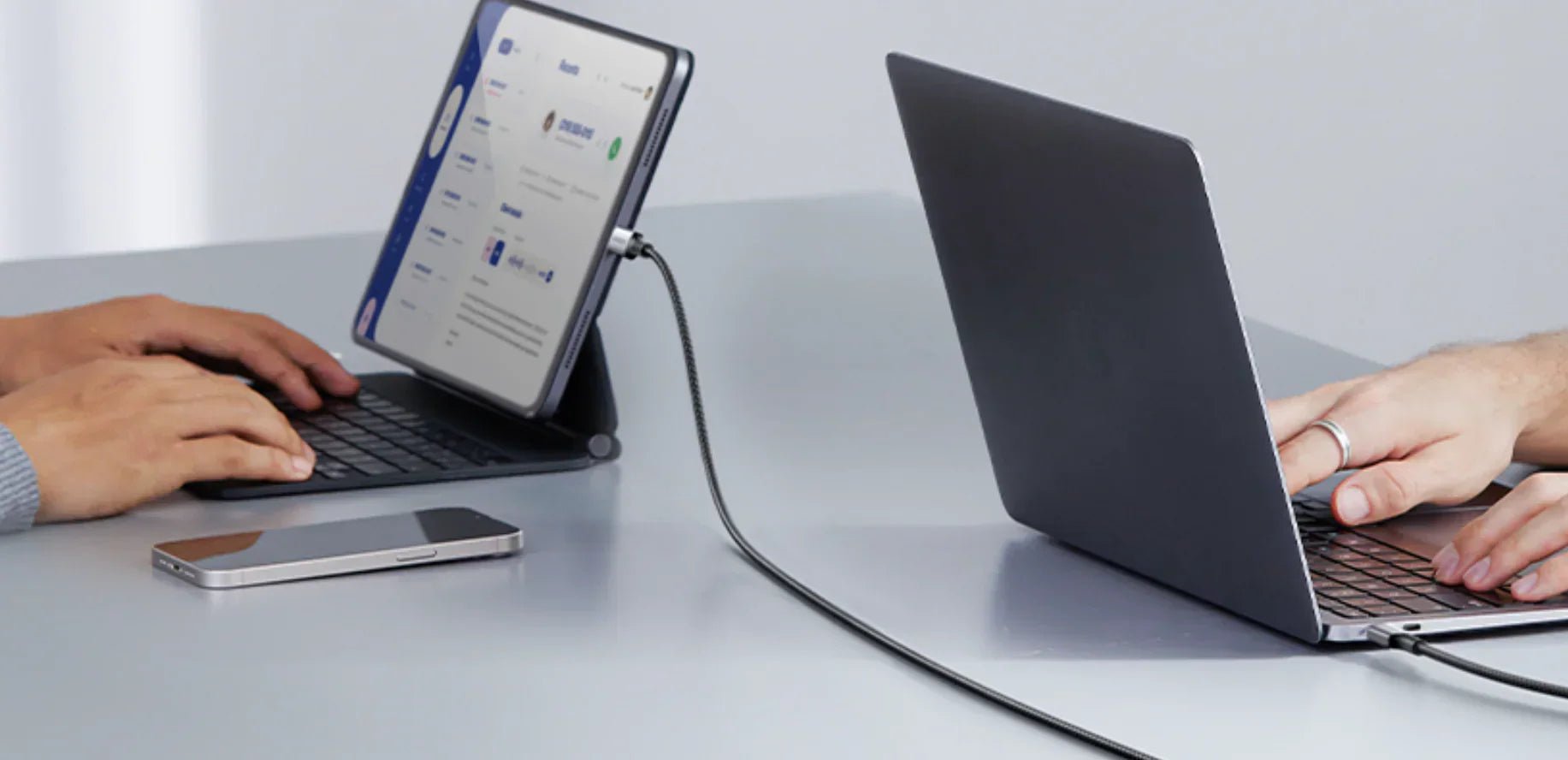 Hoe krijg je een clean desk setup: kabelmanagementtips die je echt helpen focussen